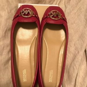 Michael Kors Fulton Moc flat in berry sz10